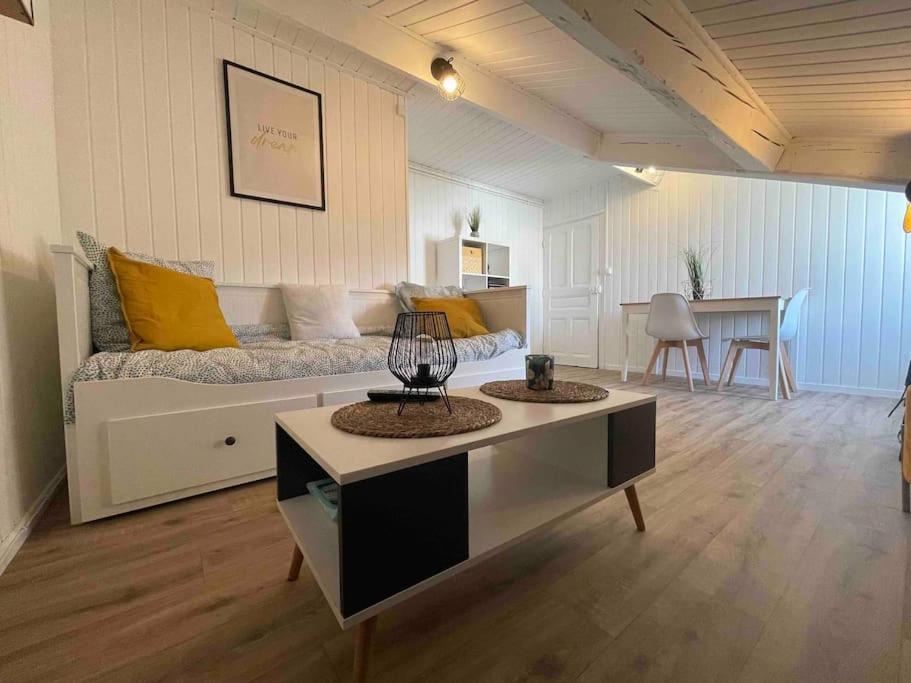 Studio Cosy, En Centre, Proche Gare, Vue Degagee วาลองซ์ ภายนอก รูปภาพ
